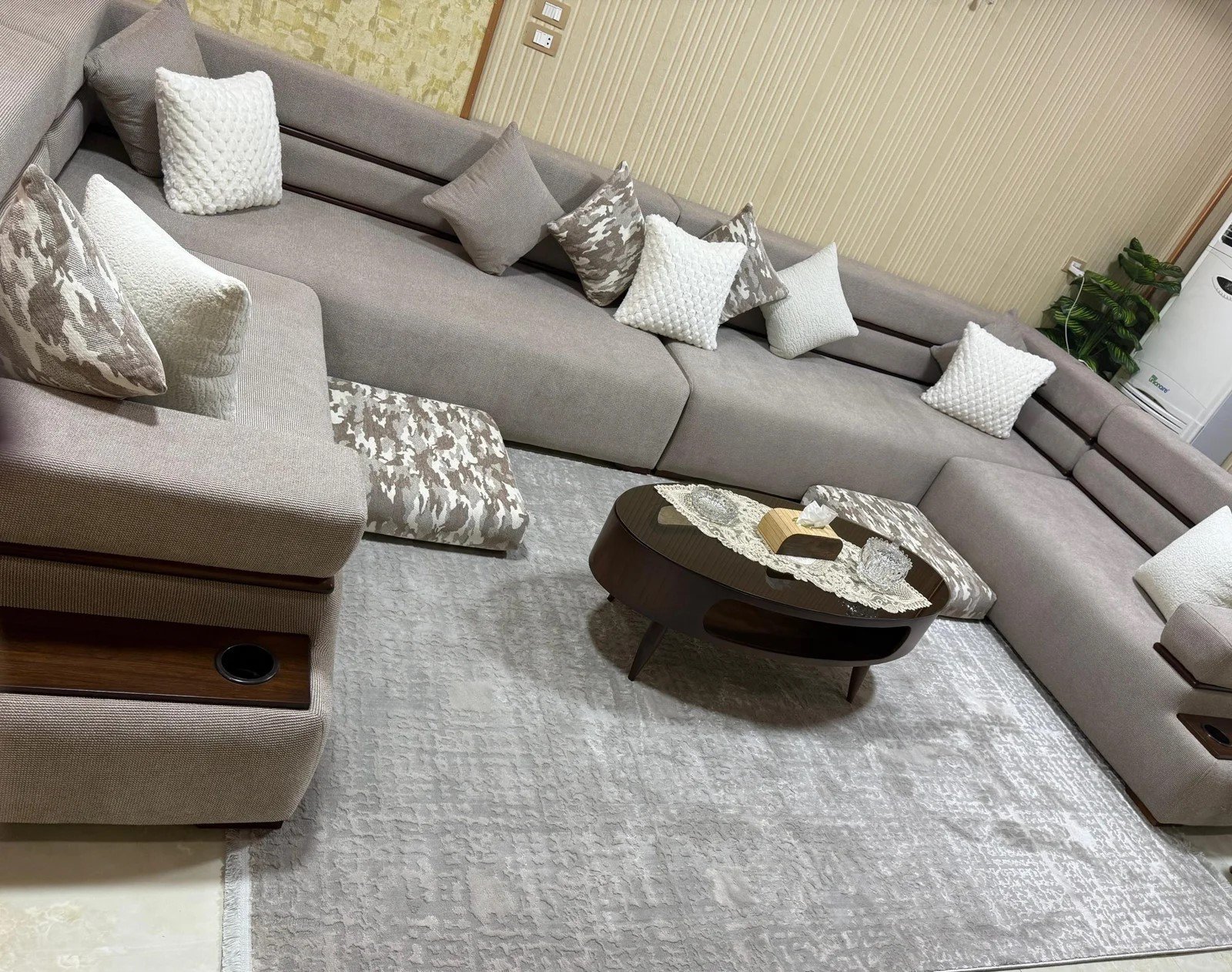 ركنة مودرن 4 قطع اسفنج 38 ركنة مودرن 4 قطع اسفنج 38 من خشب زان طبيعي بمقاس كبير