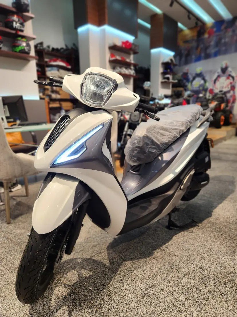 whatsapp-image-2024-12-10-at-9 سكوتر كيواي اس سي بقدرة 200 سي سي KEEWAY SC 200 - الصورة 1