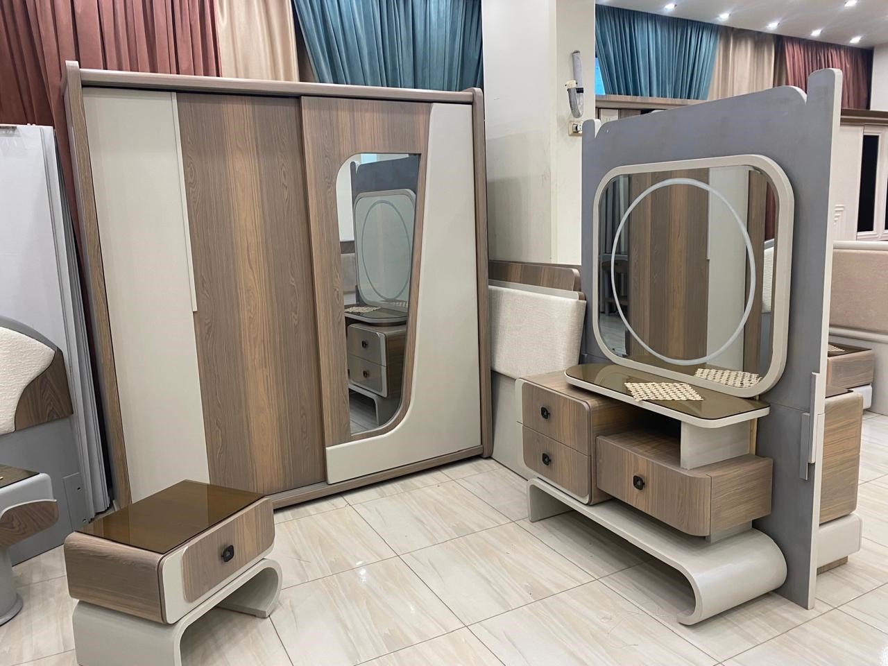 3ac21c45-b13d-4427-a0cc-2535775c7b30 غرفة نوم أطفال وشباب دمياطي مودرن | خشب زان طبيعي | دولاب 2 متر | جاليري العراقي للأثاث - الصورة 1