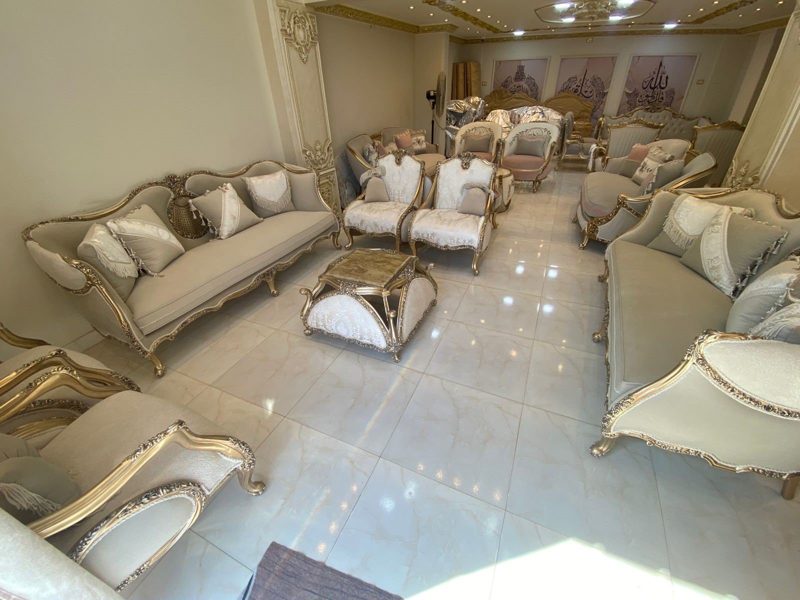 4fdc28f8-a7bd-4396-8d4b-f2a135dd8098 صالون دمياطي مودرن | خشب زان طبيعي | إسفنج عالي الكثافة | جاليري العراقي للأثاث - الصورة 1
