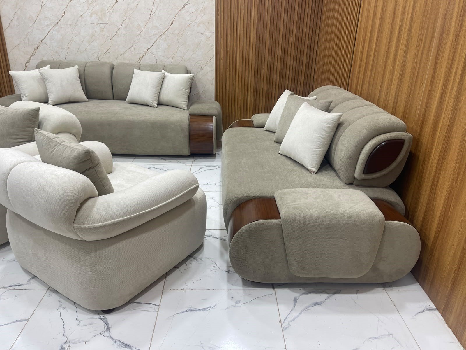 ece97680-e2fe-4f26-89b2-351ebd47b017 أنترية مودرن دمياطي خشب زان طبيعي – 4 قطعة - الصورة 1