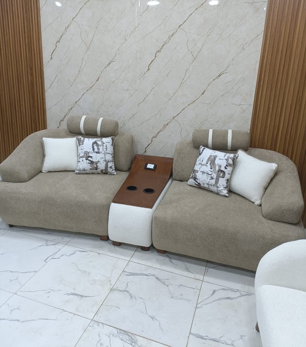 fae2645a-d3c8-4f9b-8545-60fafe840e91 أنترية مودرن دمياطي خشب زان طبيعي – 4 قطعة - الصورة 1